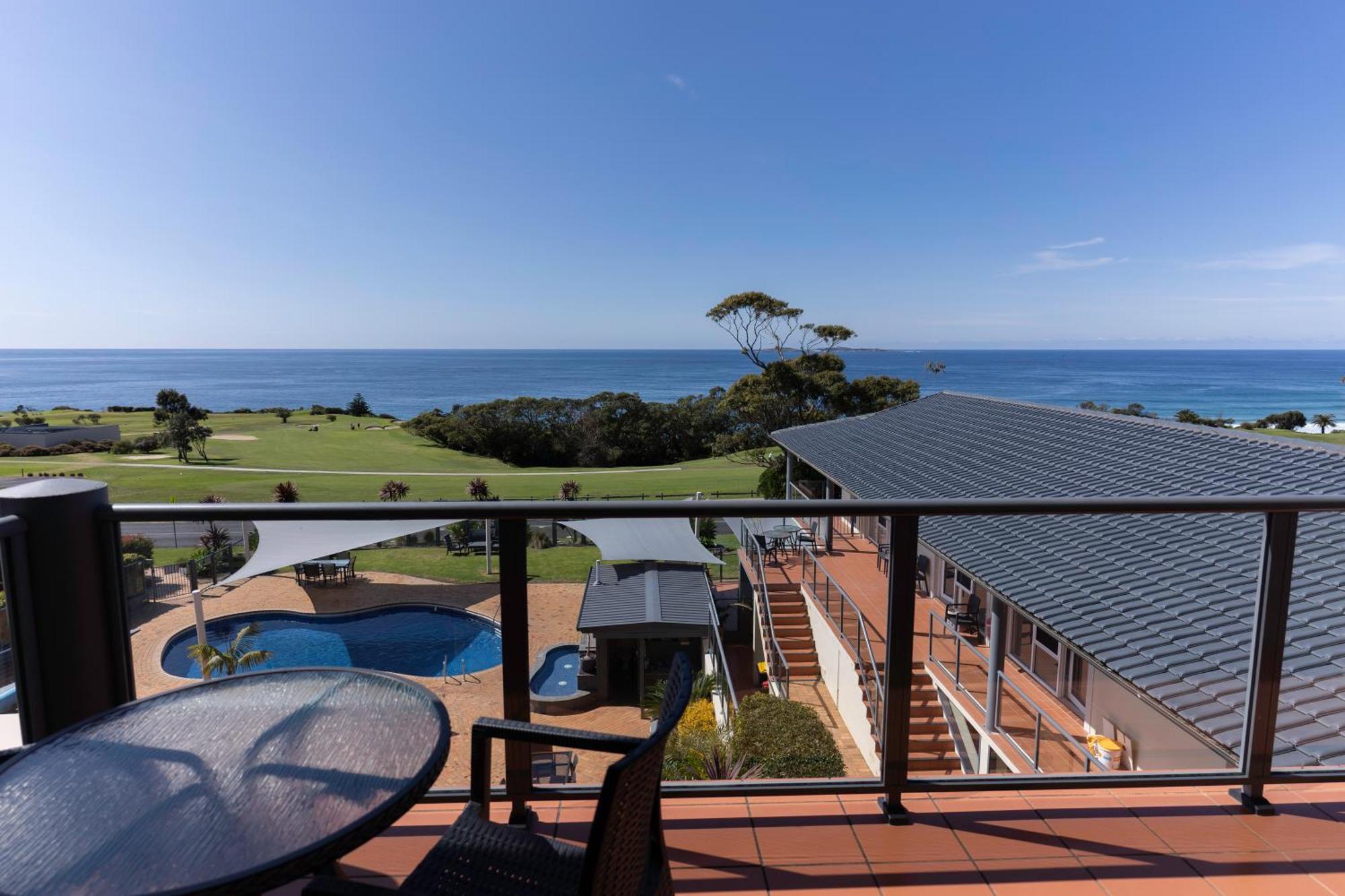 Amooran Oceanside Apartments And Motel Narooma Kültér fotó