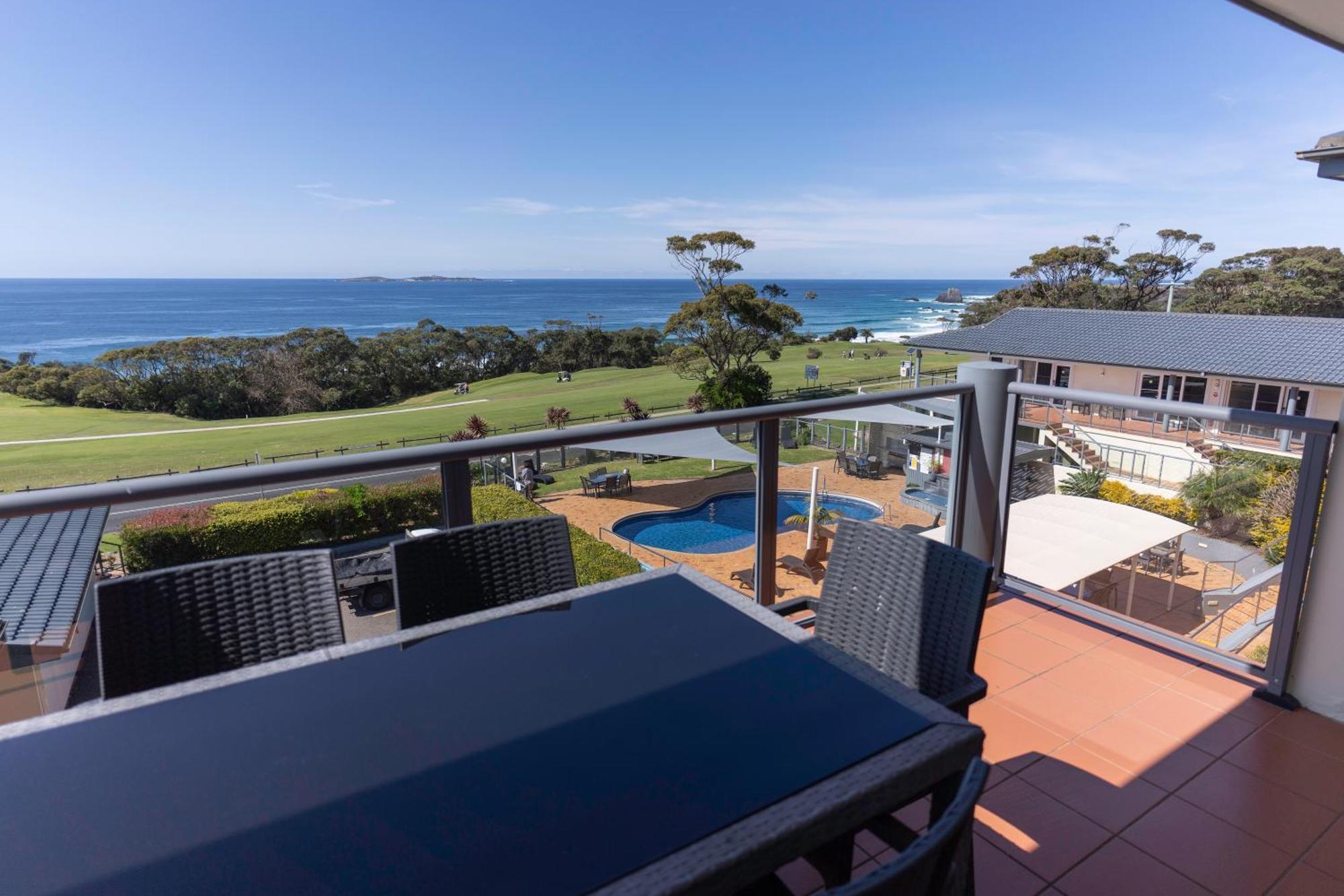 Amooran Oceanside Apartments And Motel Narooma Kültér fotó