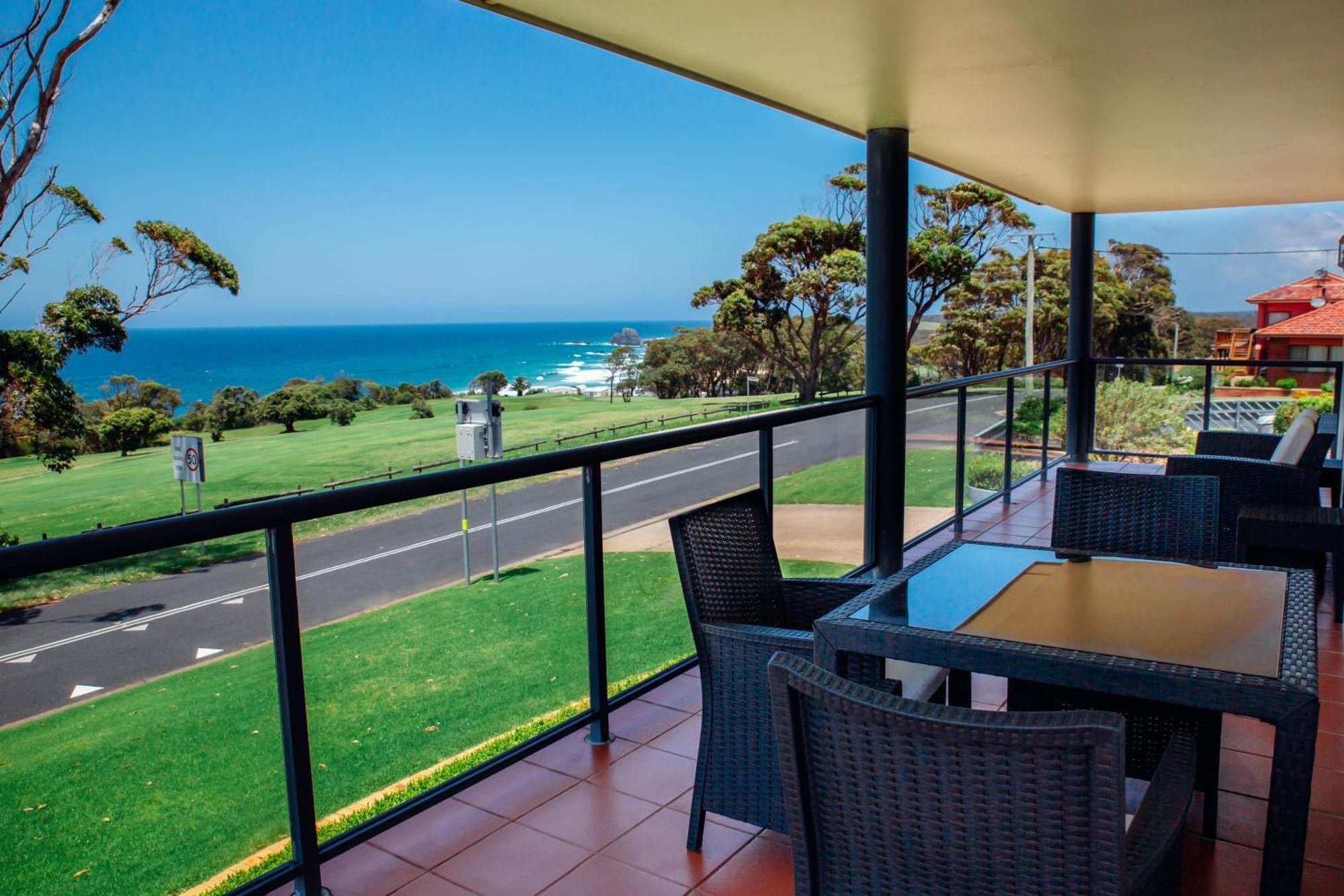 Amooran Oceanside Apartments And Motel Narooma Kültér fotó